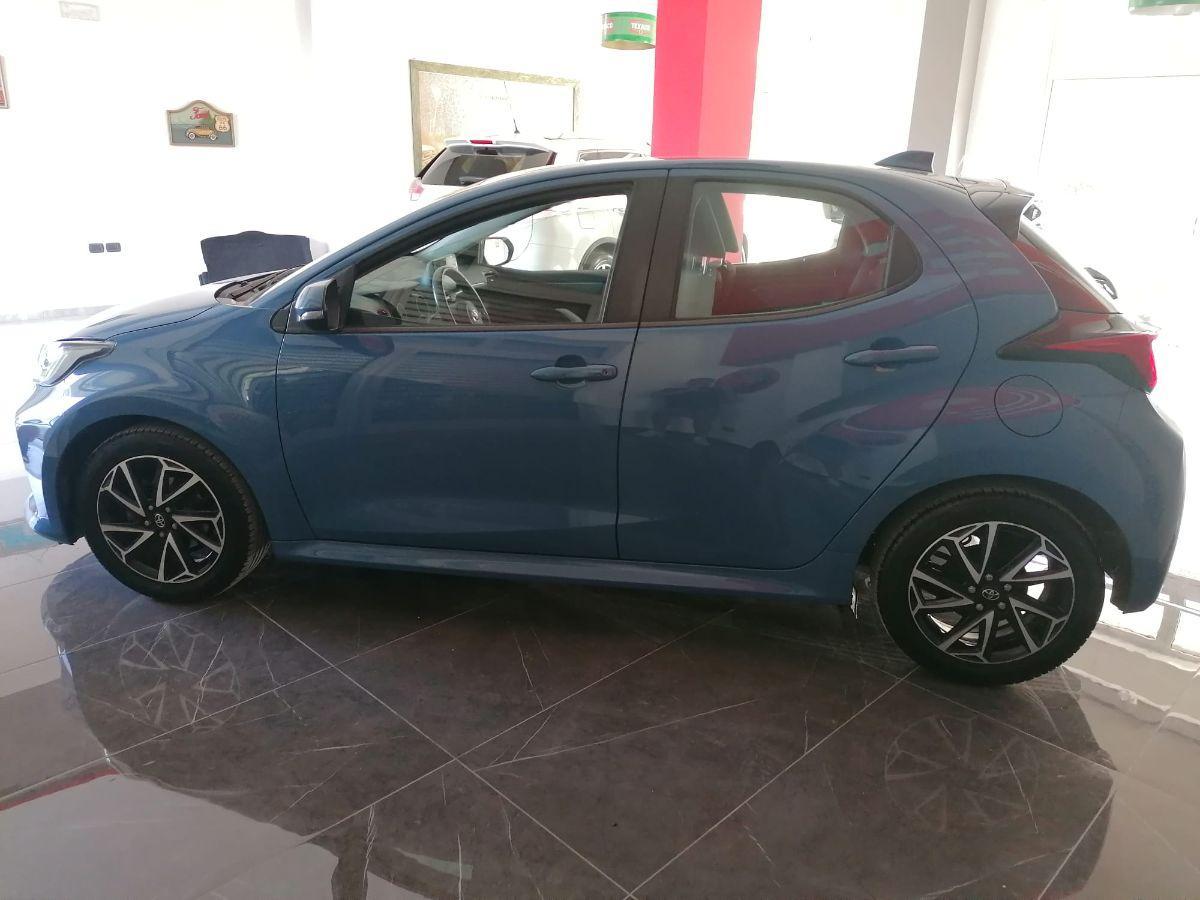 TOYOTA - Yaris - 1.0 5p. Trend "Platinum Edition"