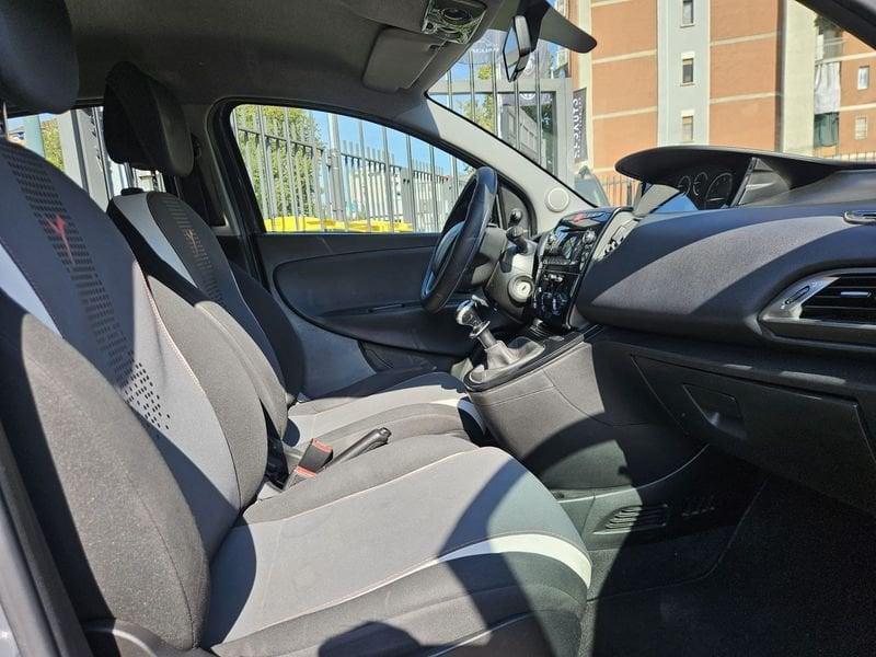 Lancia Ypsilon Ypsilon 1.2 8v Elefantino ecochic Gpl 69cv my14