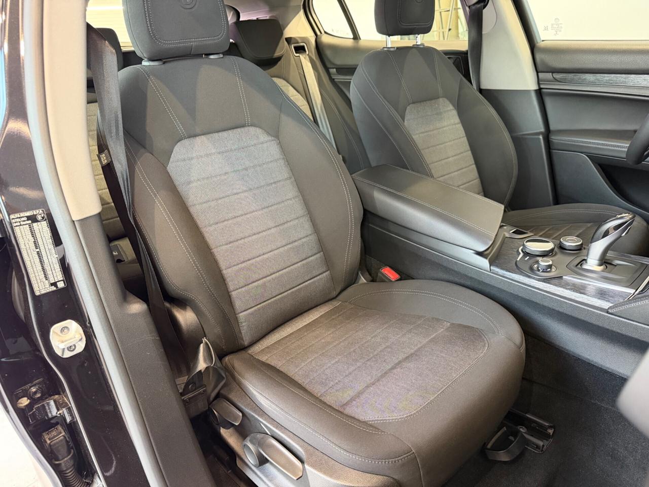 Alfa Romeo Stelvio 2.2 160 CV AT8 Business