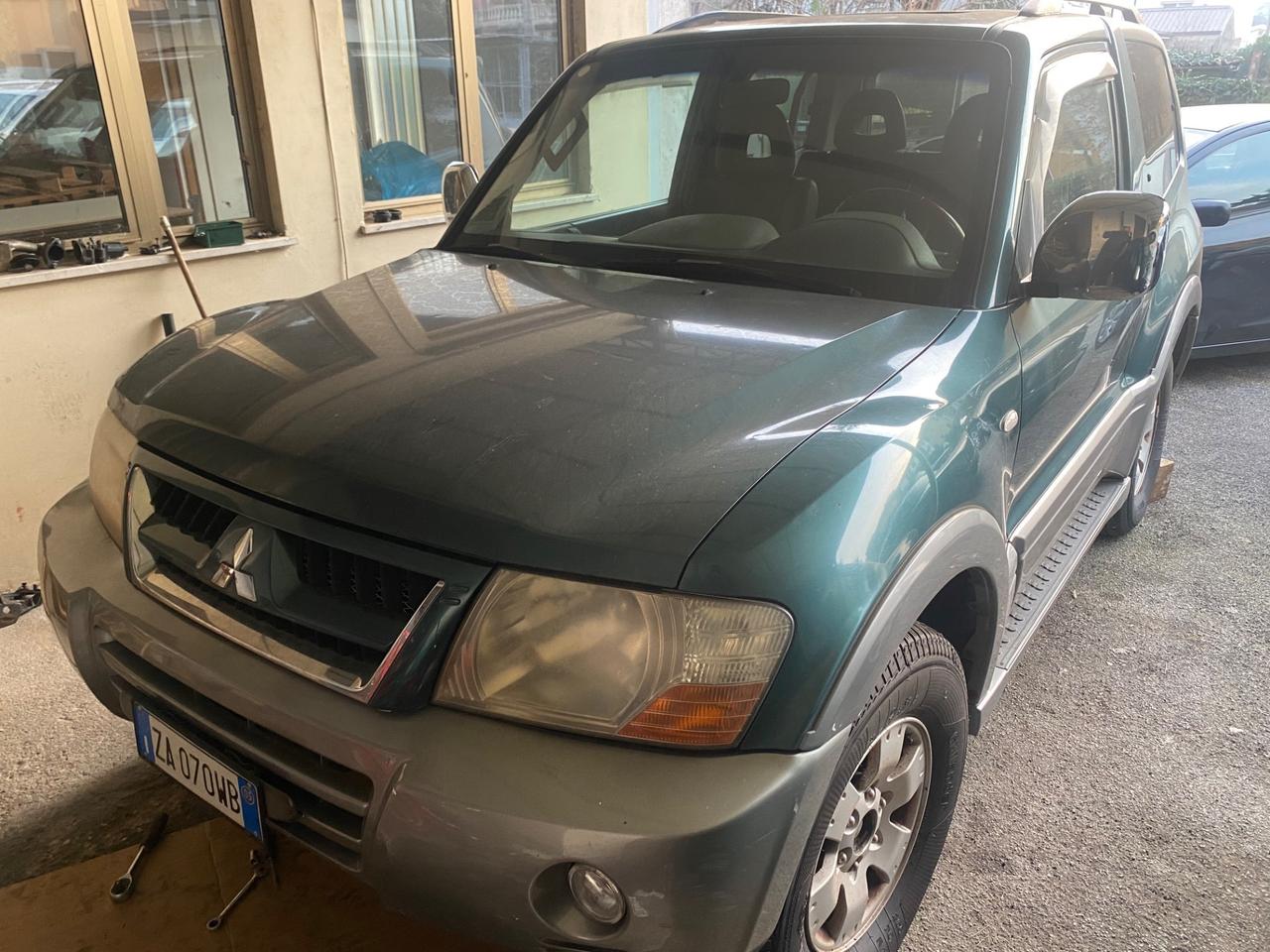 Mitsubishi Pajero 3.2 16V DI-D 5p. Instyle