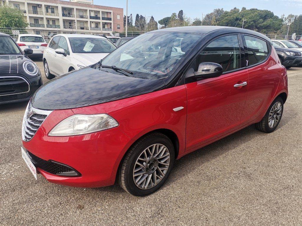 Lancia Ypsilon 1.2 69 CV 5 porte S&S Black&Red