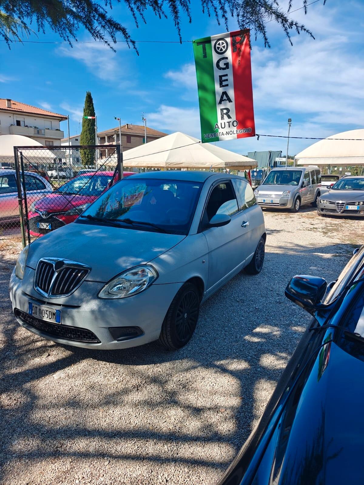 Lancia Ypsilon 1.2 Argento raptop modificata