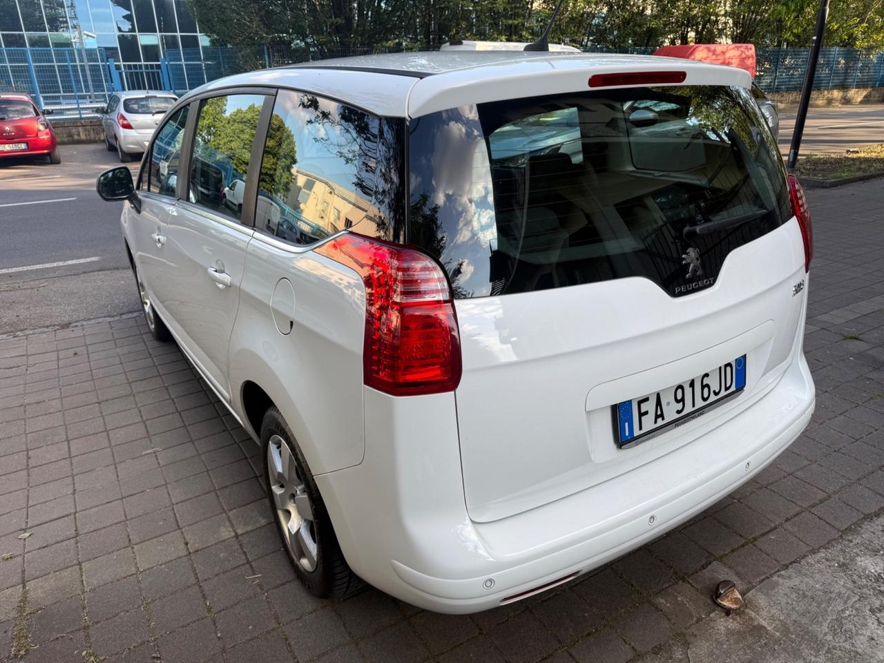 Peugeot 5008 PureTech Turbo 130 S&S Access