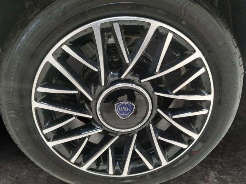 Lancia Ypsilon 1.0 firefly hybrid Platino s&s 70cv