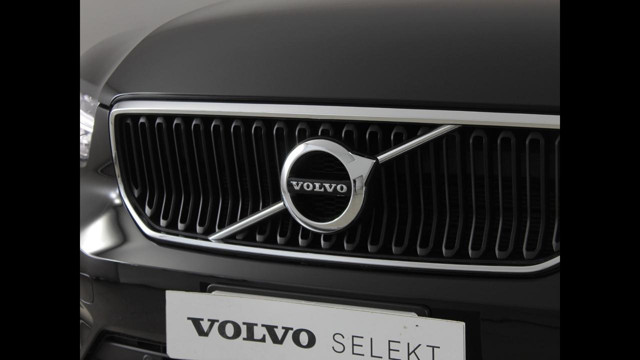 VOLVO XC40 - XC40 2.0 d3 Momentum my21