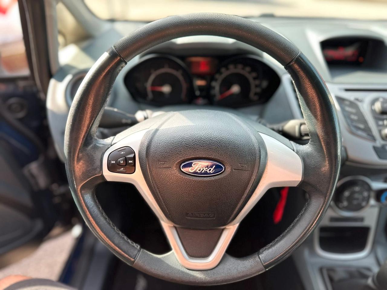 Ford Fiesta 1.4 TDCi 70CV 5 porte Titanium neopatentati