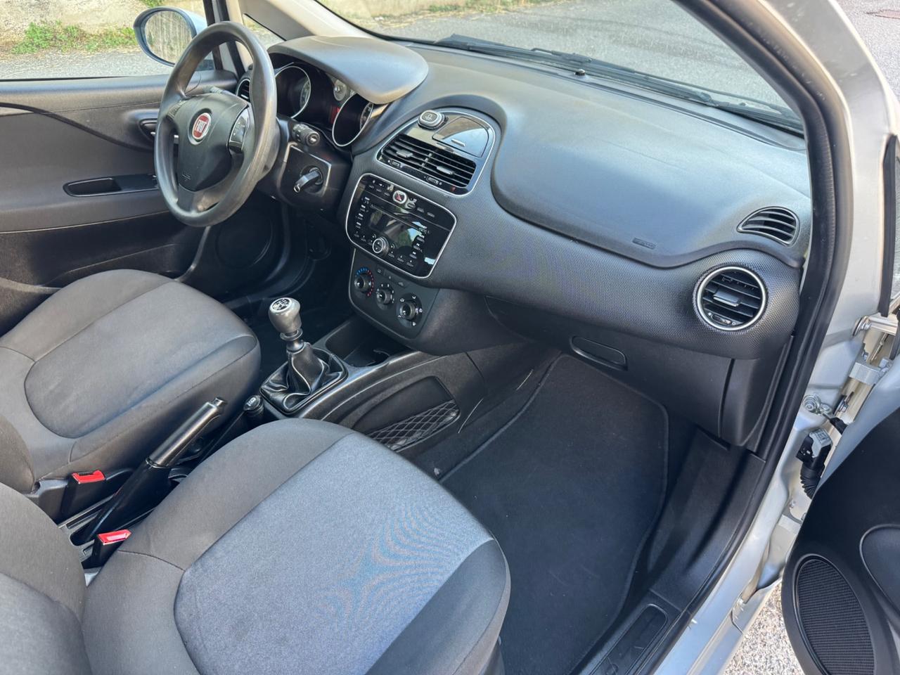 Fiat Punto idonea ai neopatentati gomme nuove