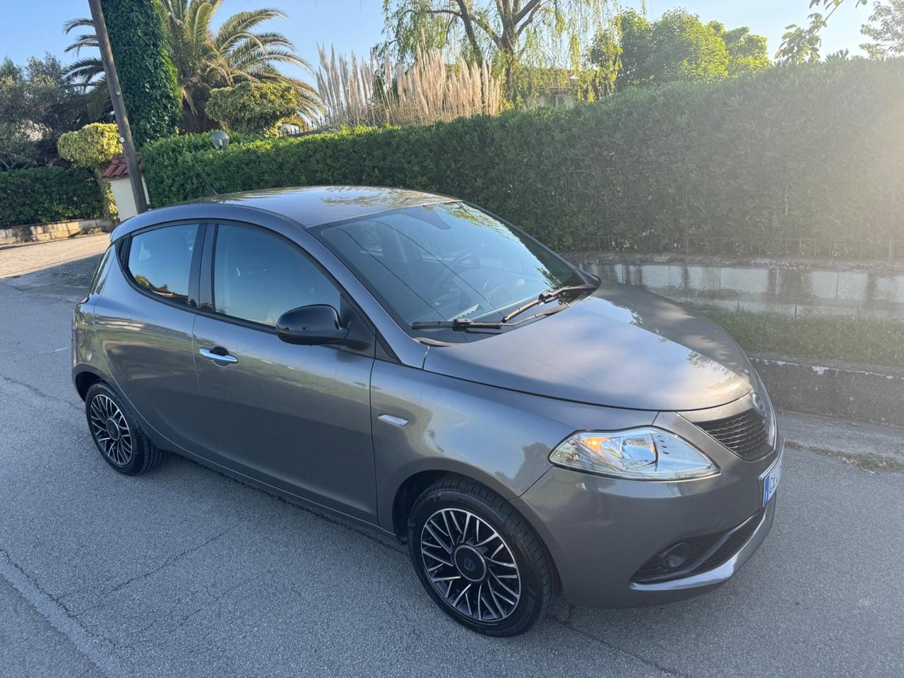 Lancia Ypsilon 1.2 69 CV 5 porte S&S Gold