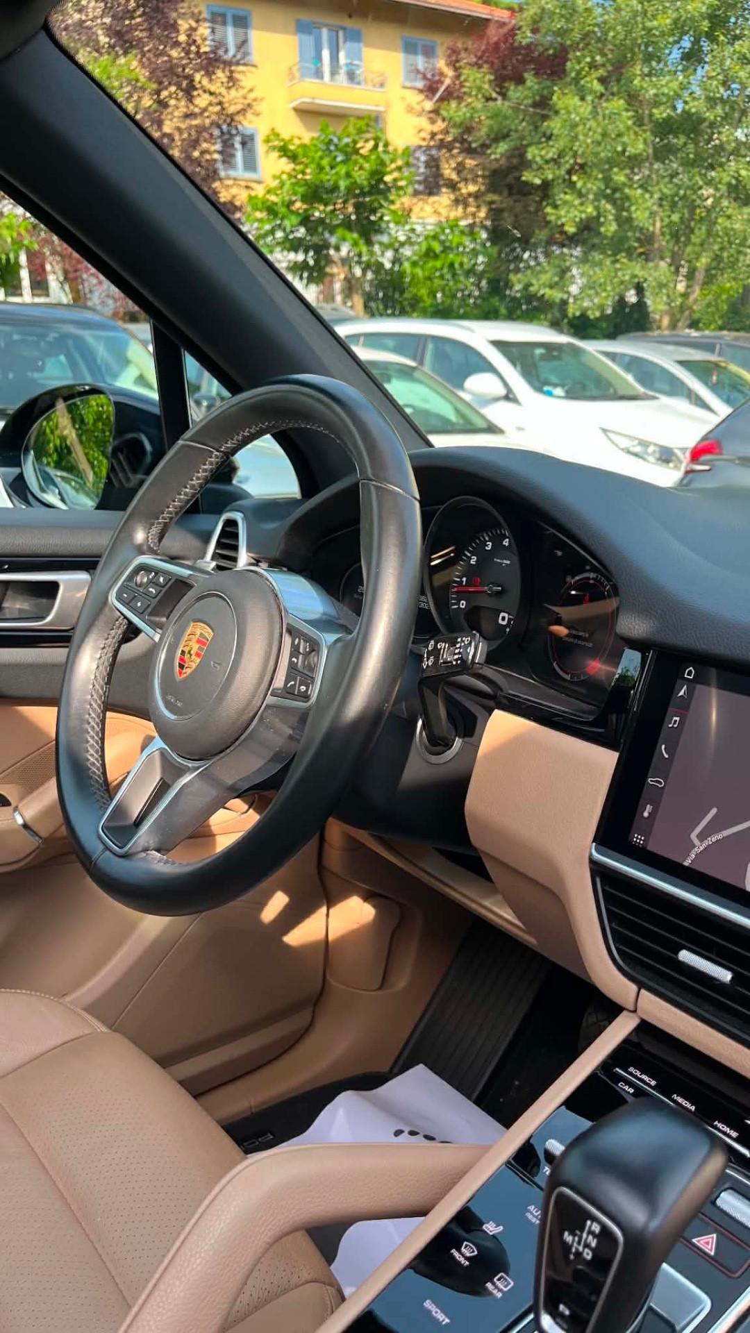 Porsche CAYENNE 3.0 V6 PANO BOSE KMCERT UNICOPR