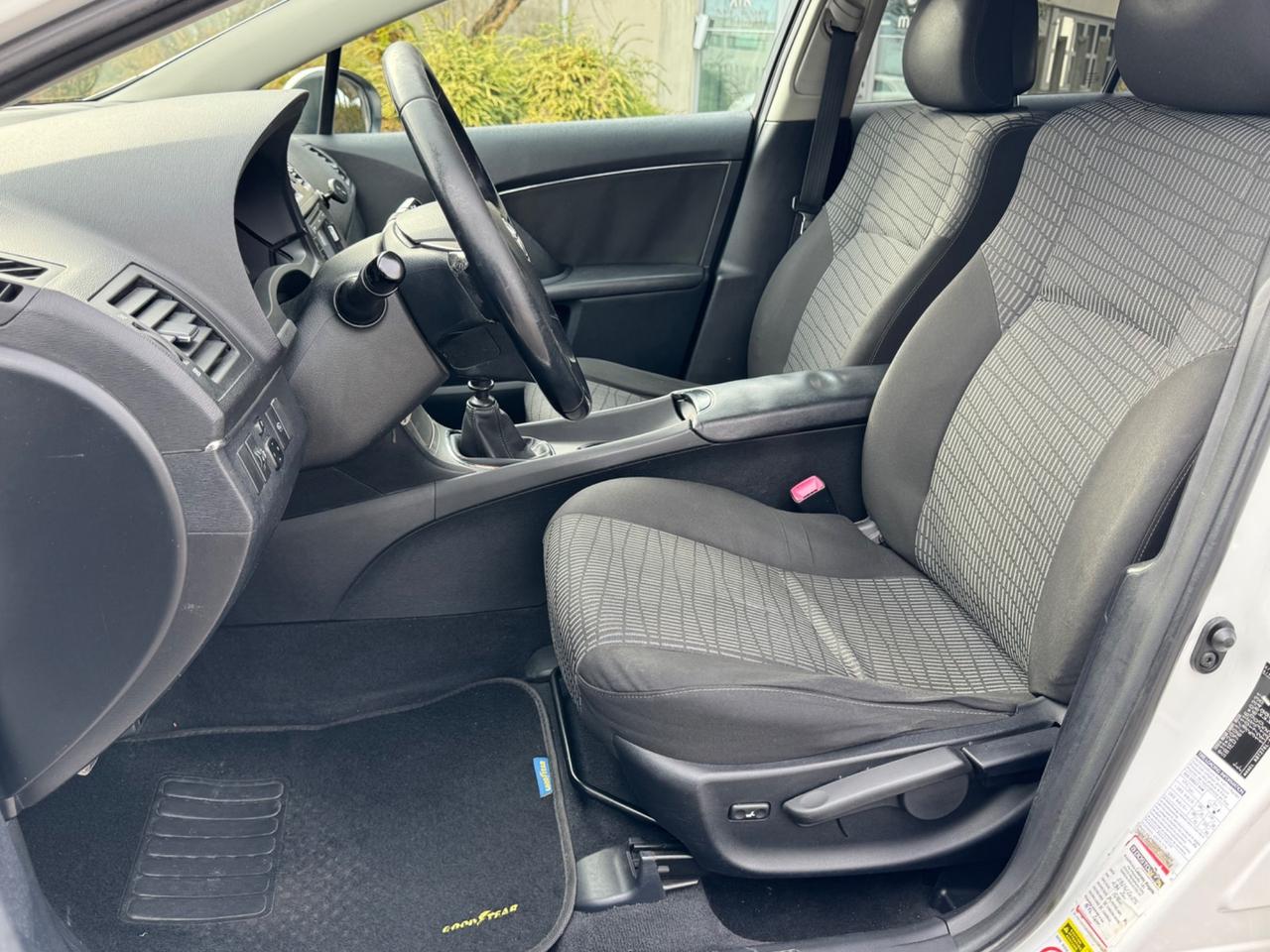 Toyota Avensis 2.0 D-4D 126cv Solo per Export