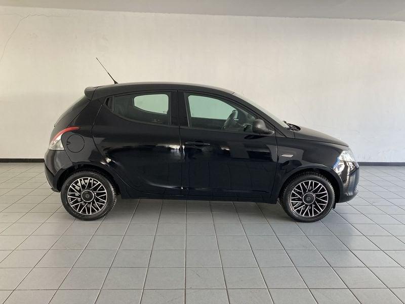 Lancia Ypsilon Ypsilon 1.2 69 CV 5 porte S Momodesign
