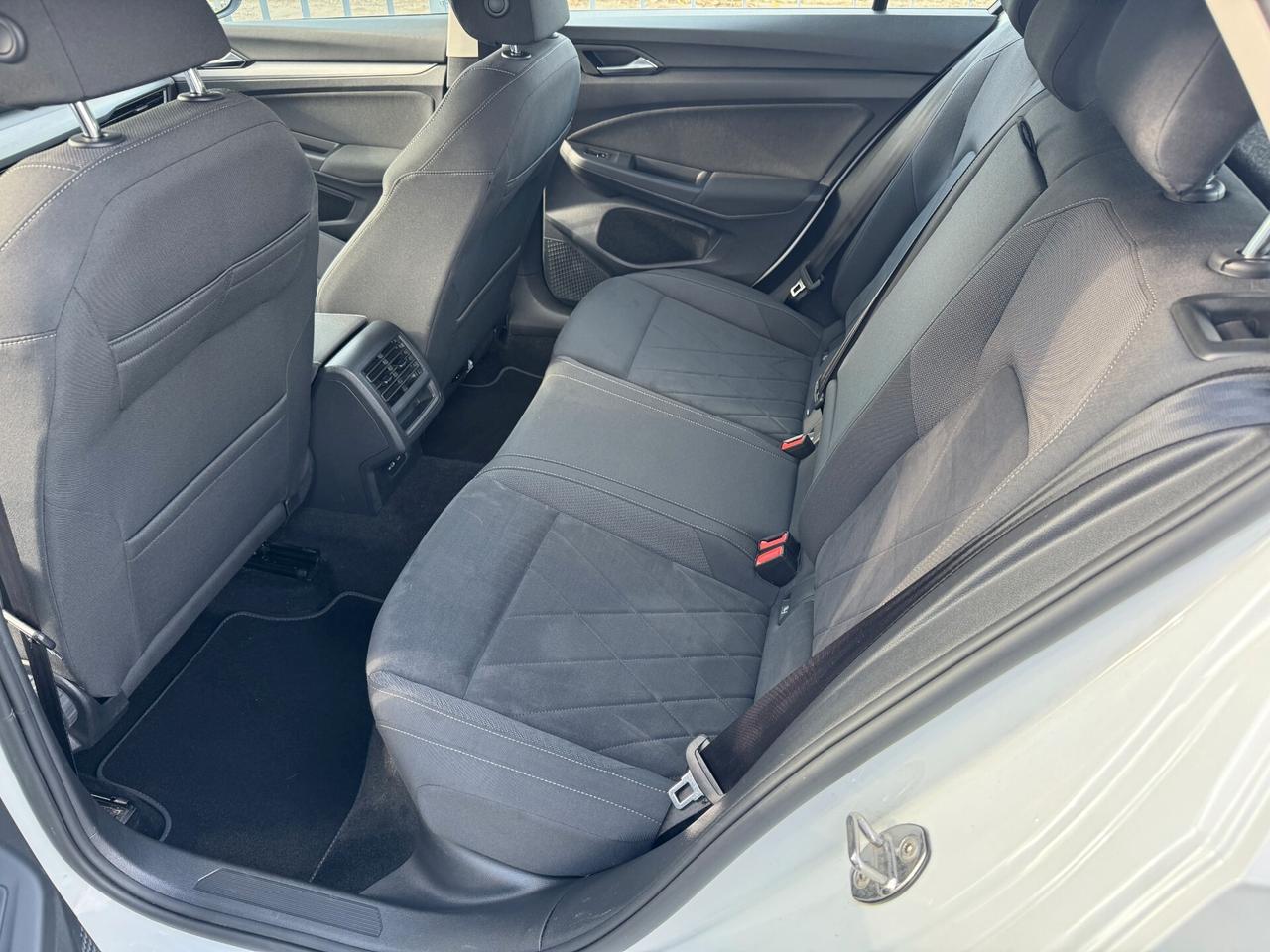 Volkswagen Golf 1.5 etsi evo Life 130cv DSG-Service VW/NO VINCOLI