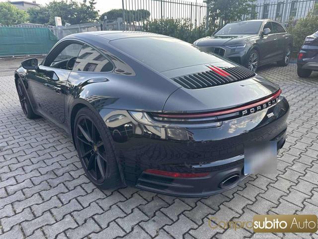 PORSCHE 911 Carrera