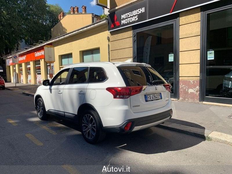 Mitsubishi Outlander 2.2 DI-D 4WD Instyle Plus SDA 7p.