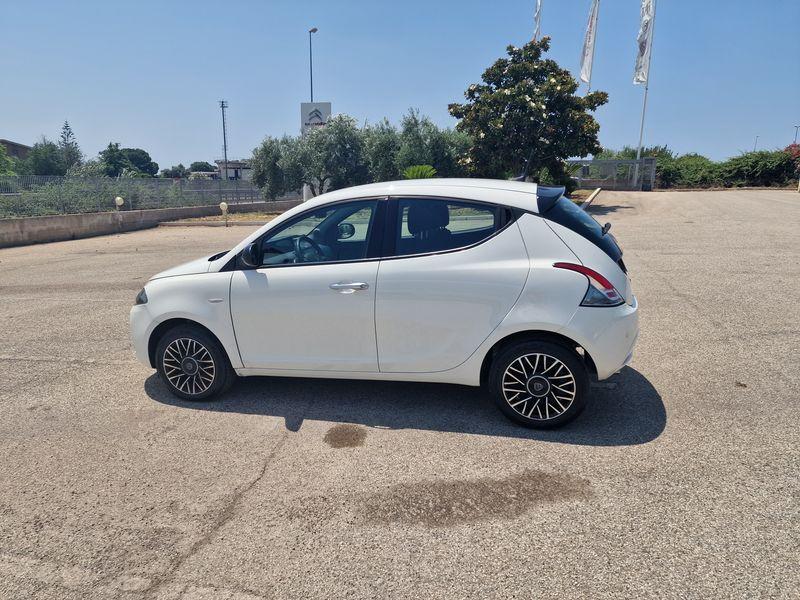 LANCIA Ypsilon 1.0 firefly hybrid Platino s&s 70cv