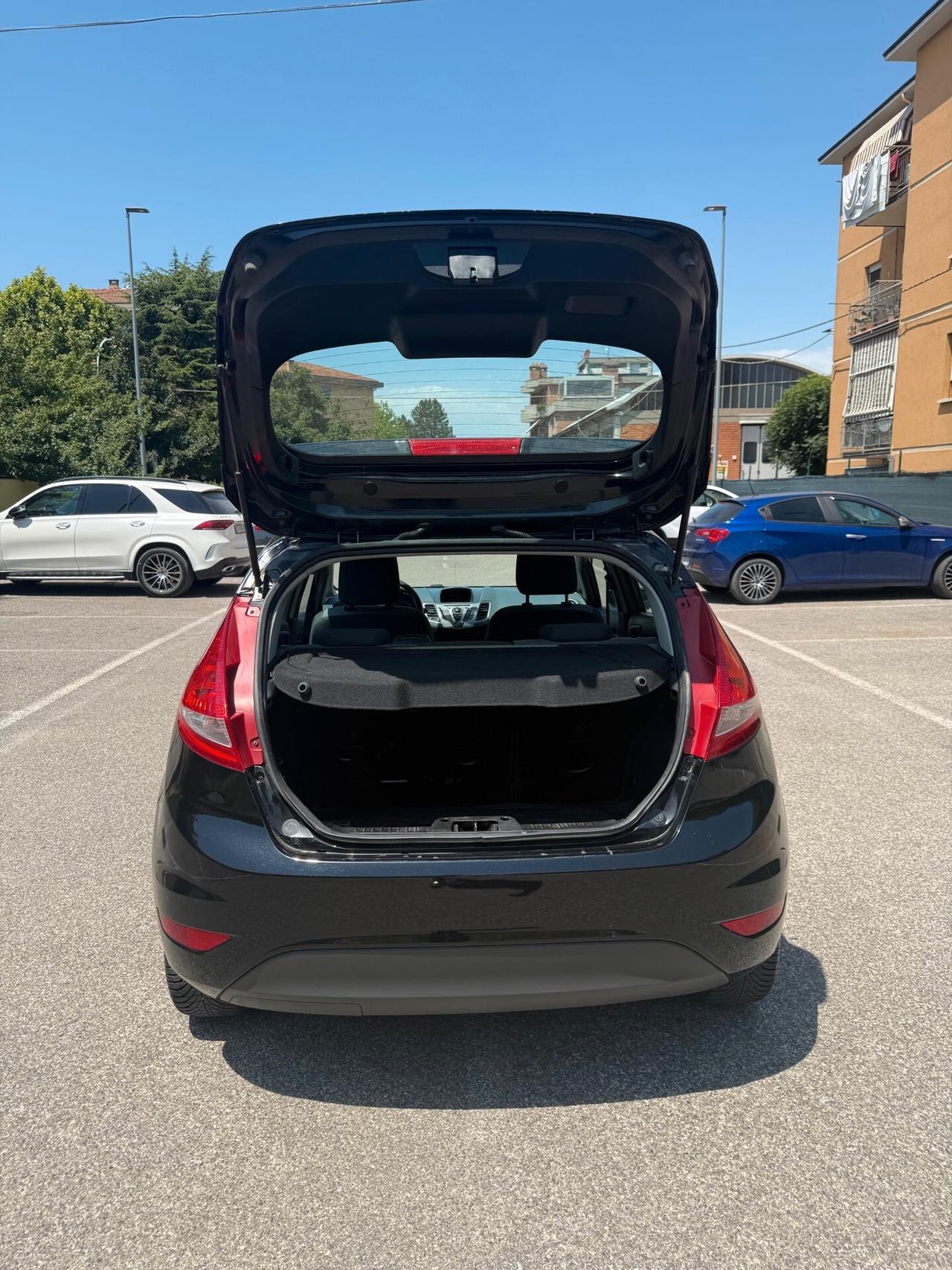Ford Fiesta 1.4 GPL - NEOPATENTATI - 12 MESI DI GARANZIA -