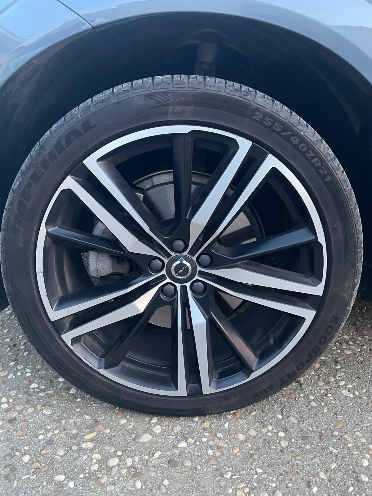 Volvo XC 60 -4x4 -UNICO PROPRIETARIO -GARANZIA