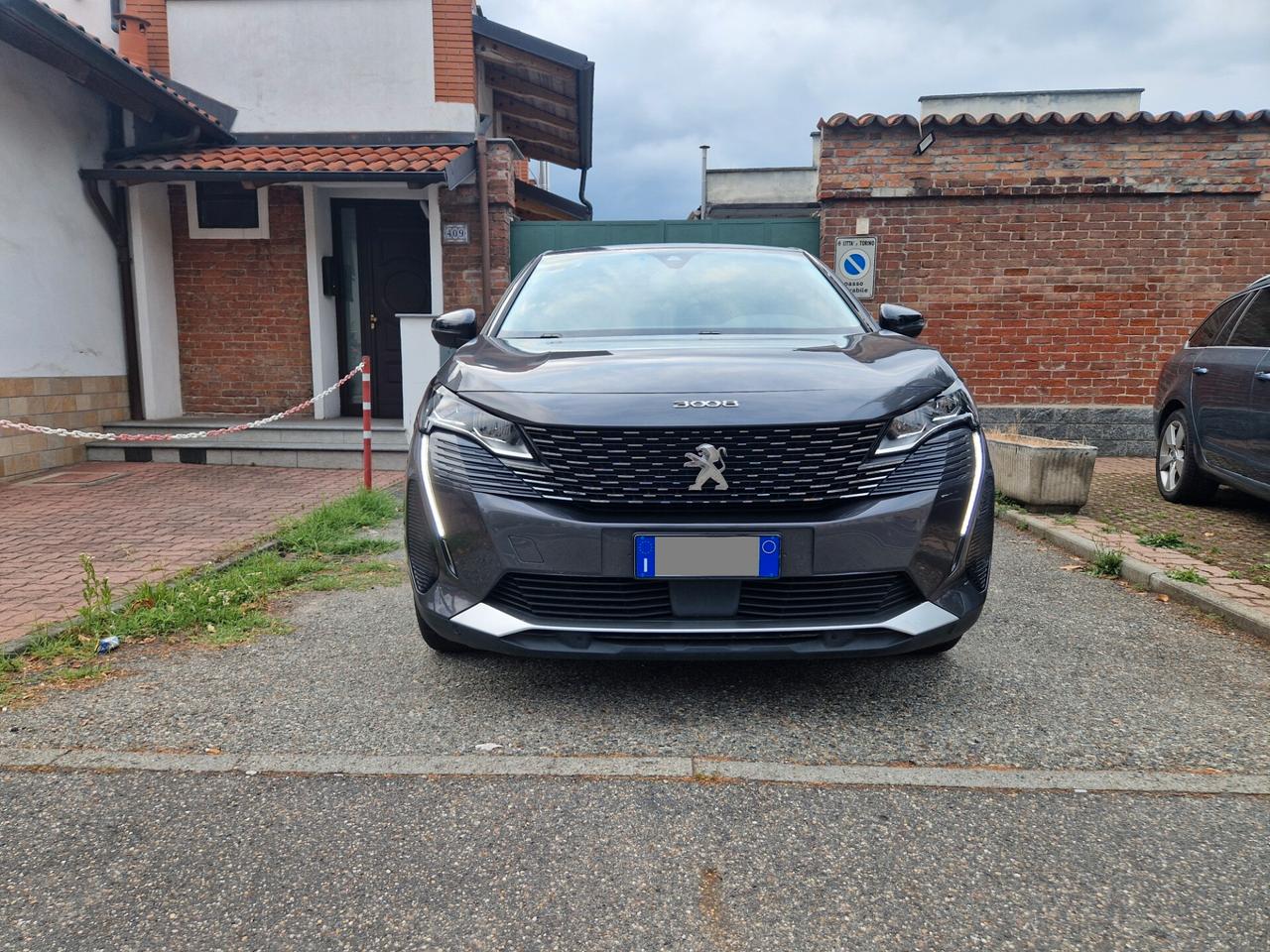 Peugeot 3008 1.5 130CV "67.200 km" AUTOMATICA, Carplay, Telecamera 360