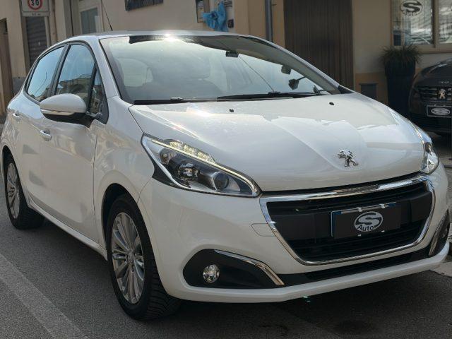 PEUGEOT 208 1.2 82 Business