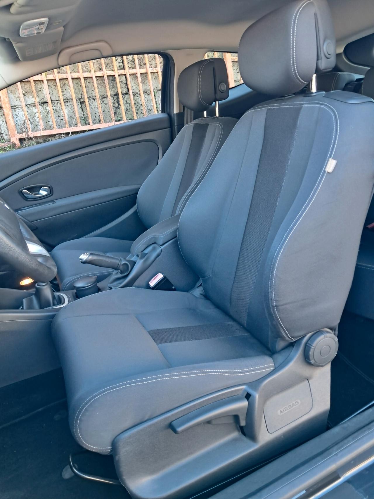 Renault Megane Coupé 1.5 dCi 110CV Dynamique