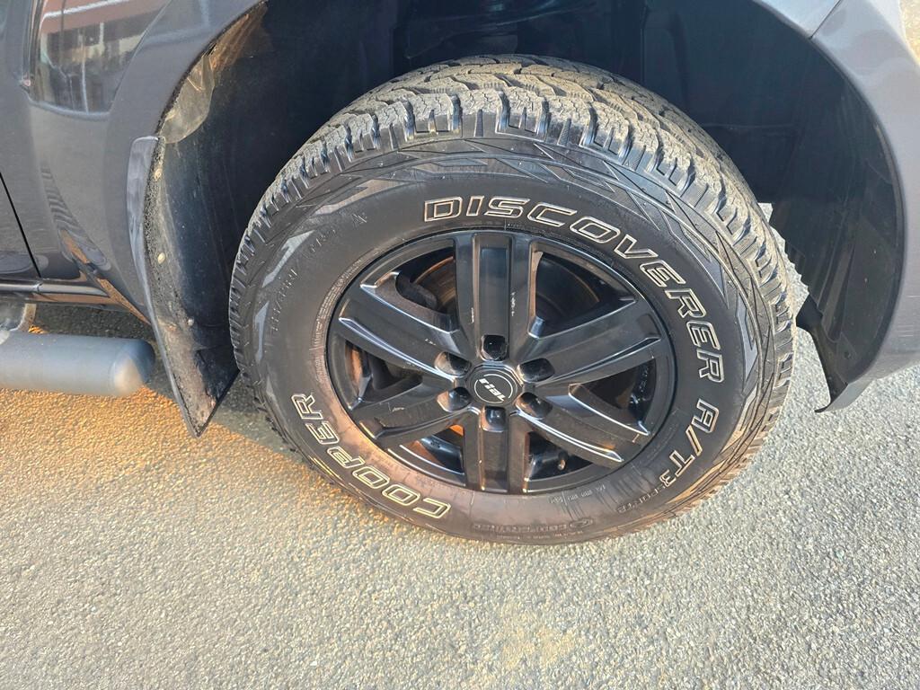 Nissan Navara 2.5 dCi 190CV King Cab LE DA VETRINA!