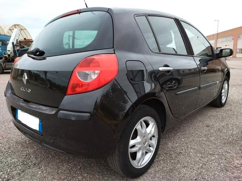 Renault Clio Storia 1.2 16V 5 porte GPL Dynamique