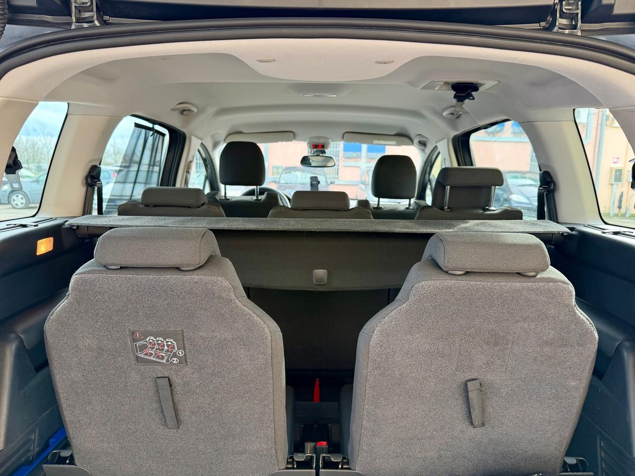 Peugeot 5008 1.6 HDi 115CV 7 Posti 2015