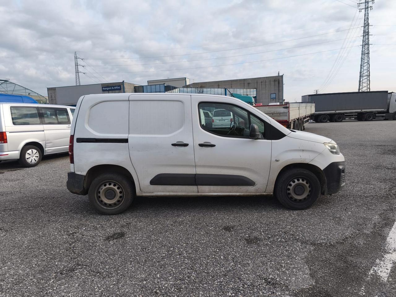 Citroen Berlingo Furgone 1.6 HDI 99CV cv 3 POSTI IN CABINA EURO6