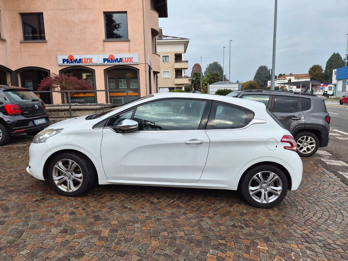 Peugeot 208 1.2 PT (vti) 12v Active 3p
