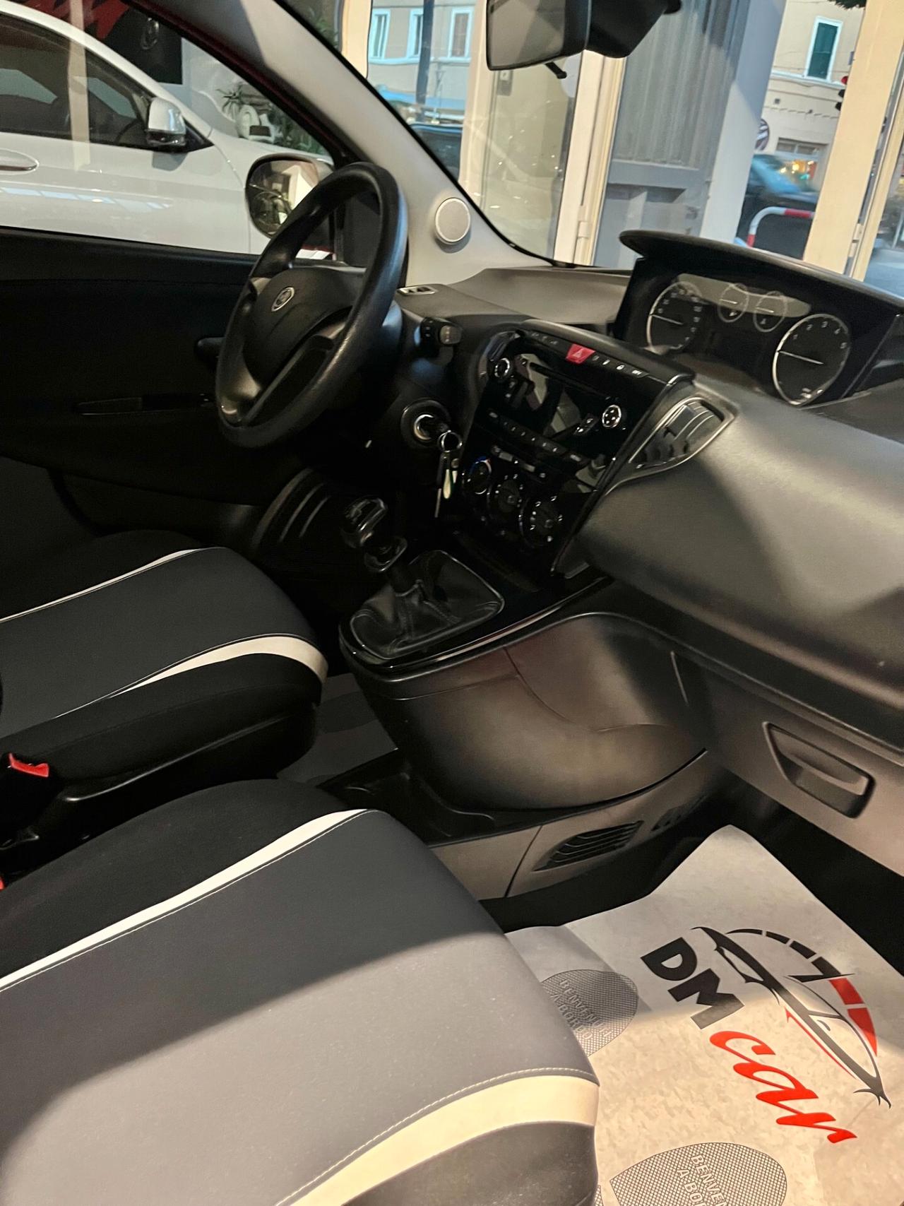 Lancia Ypsilon 0.9 TwinAir 85 CV Metano Elefantino