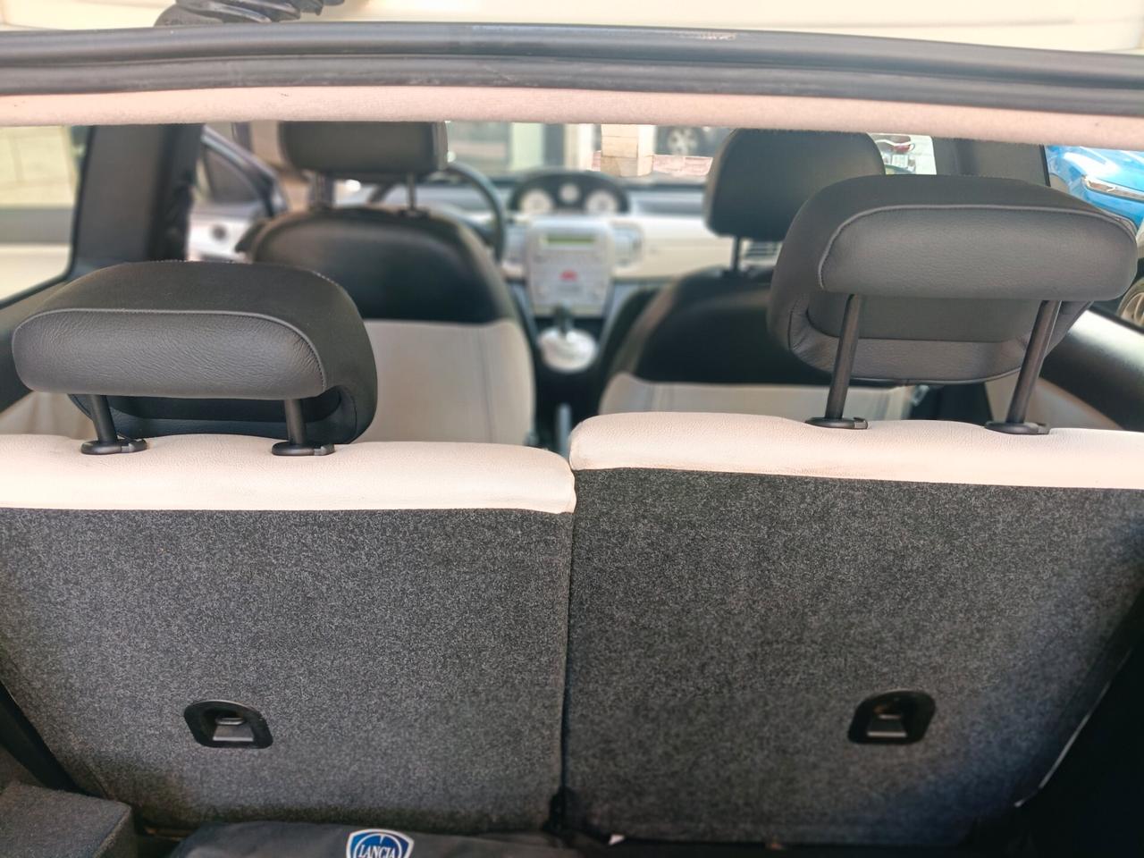 Lancia Ypsilon 1.2 Elle-Bicolor-BELLISSIMA-Euro4490-