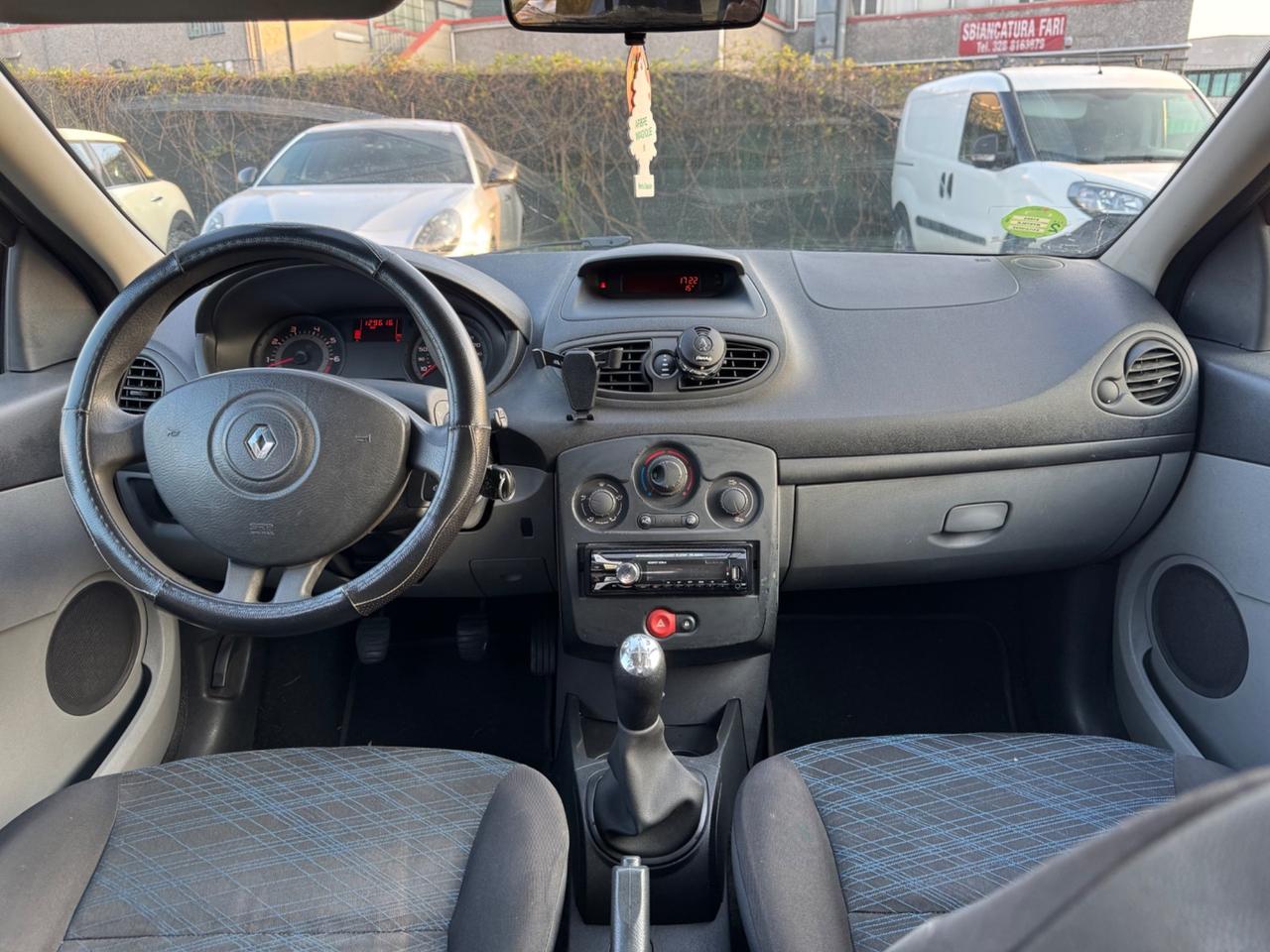 Renault Clio 1.2 Benzina 5 porte Luxe neopatentati 2006