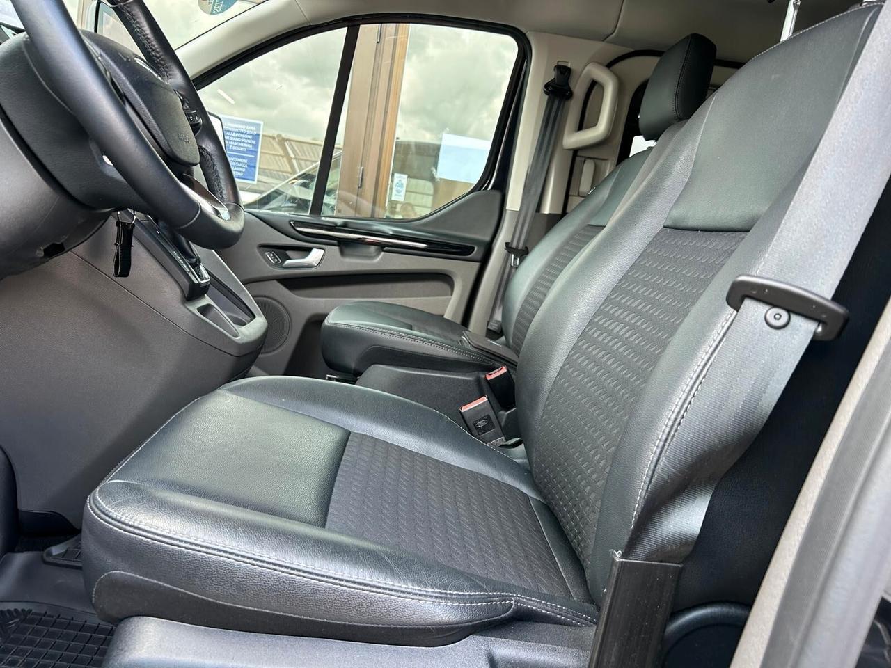 Ford Tourneo Custom 320 SPORT 2.0 EcoBlue 185 CV aut. PC 8 posti