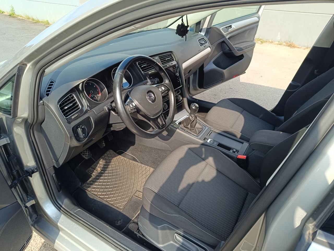 Volkswagen Golf 1.0 TSI 85 CV 5p. Trendline BlueMotion Technology