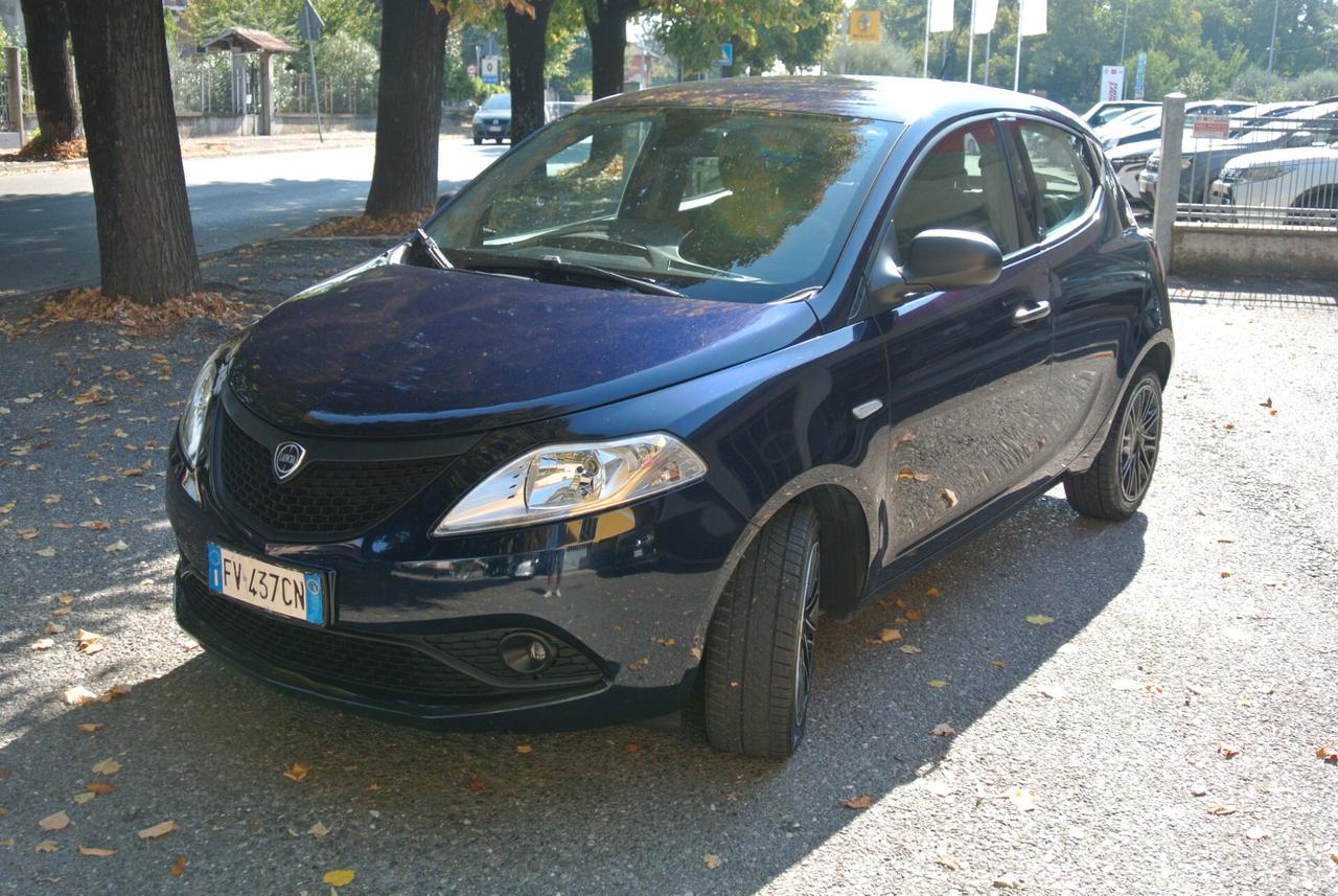 Lancia Ypsilon 1.2 69 CV 5 porte GPL Ecochic Elefantino Blu