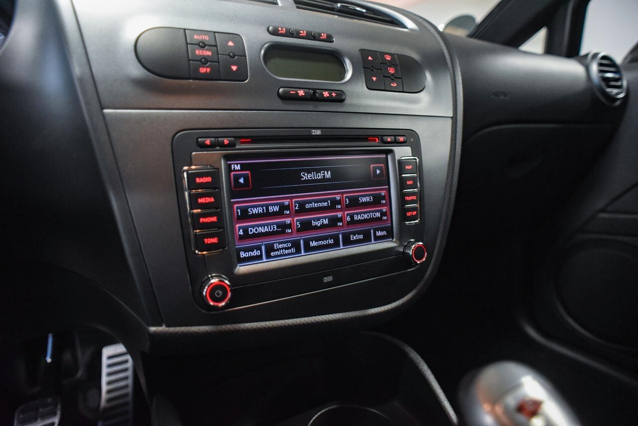 SEAT Leon MIDNIGHT VIOLET 2.0 tsi Cupra R Bluetooth