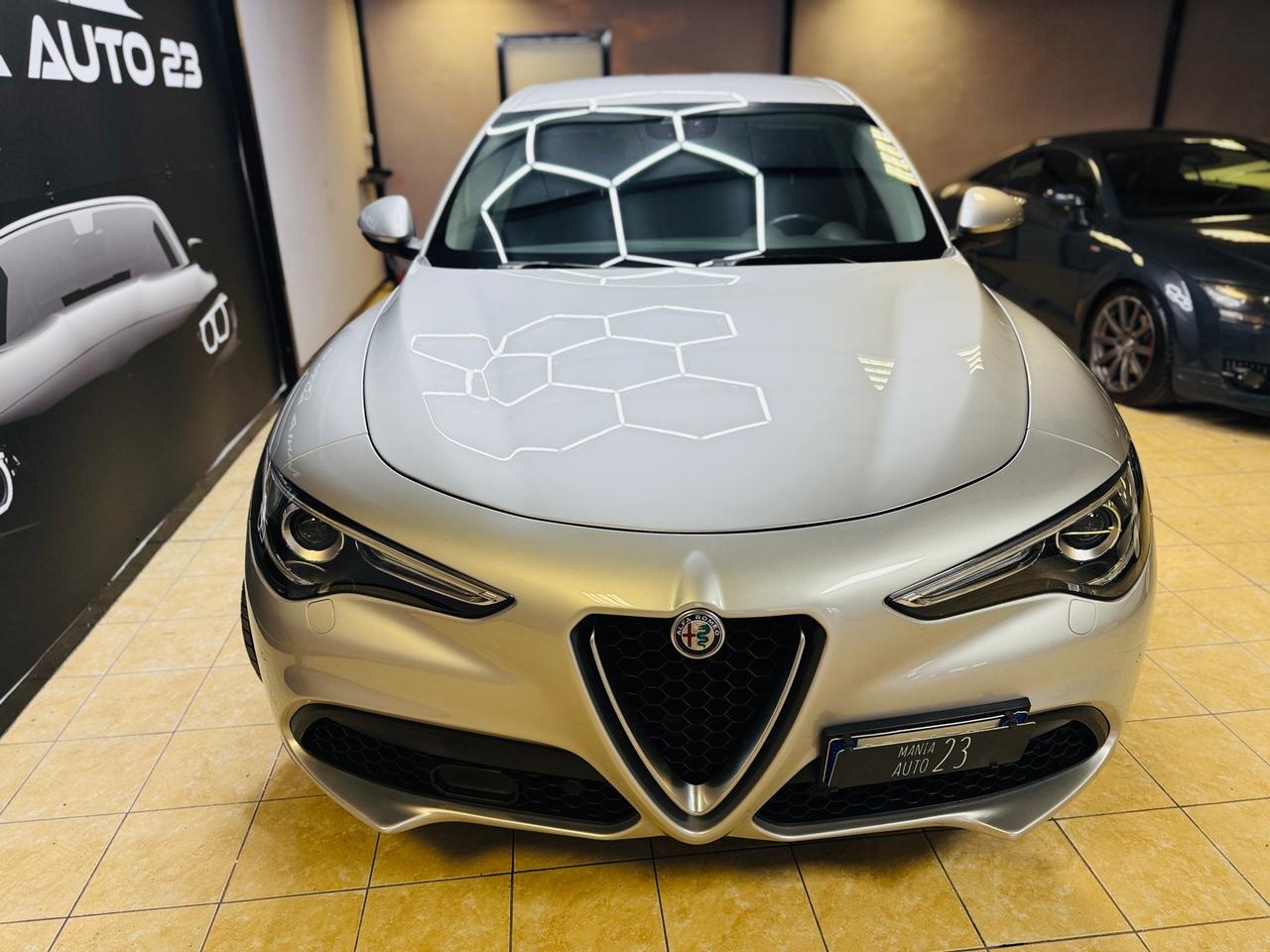 Alfa Romeo Stelvio 2.2 Turbodiesel 160 CV AT8 RWD RED PASSION*