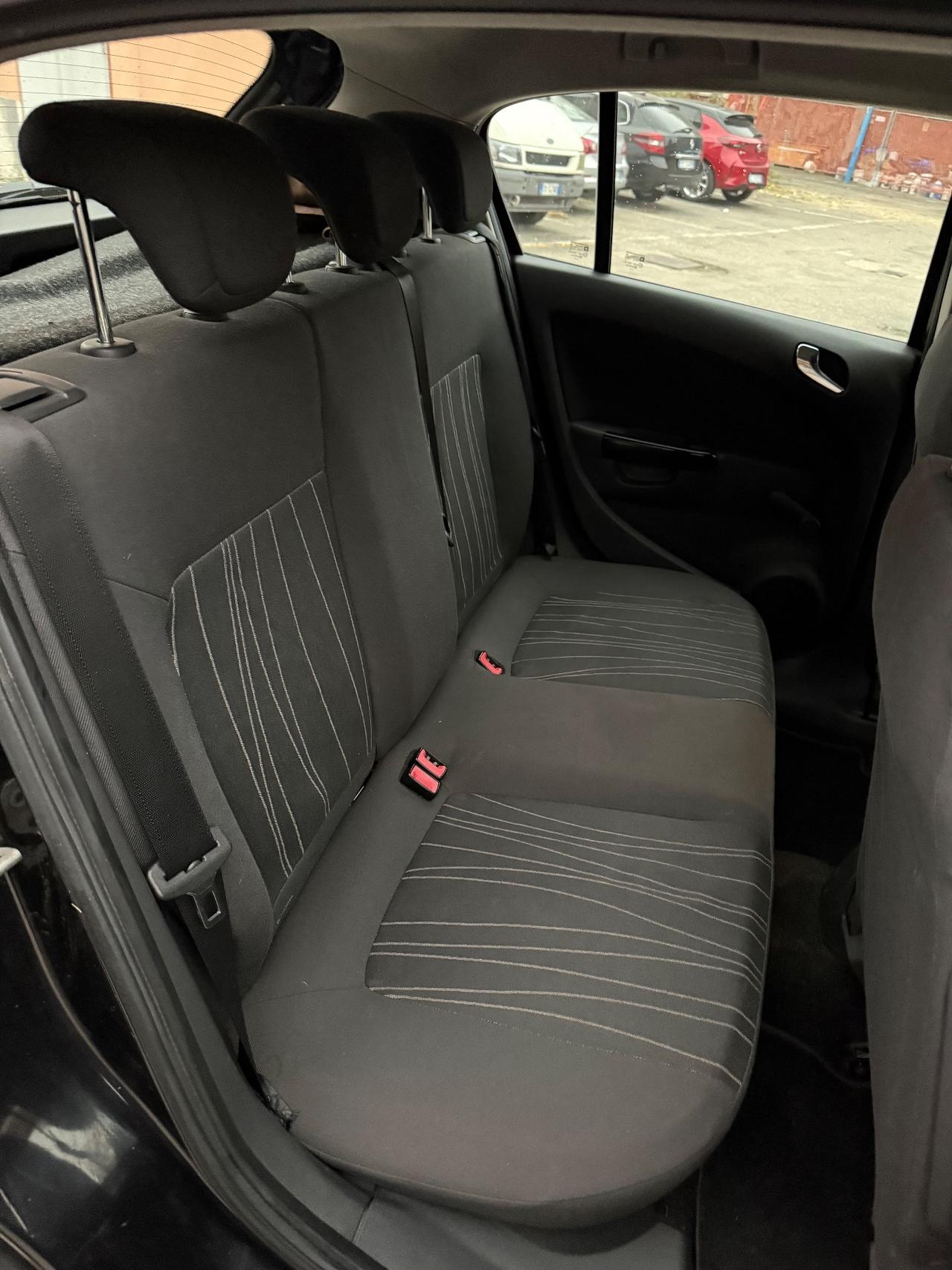 Opel Corsa 1.2 5 porte Cosmo