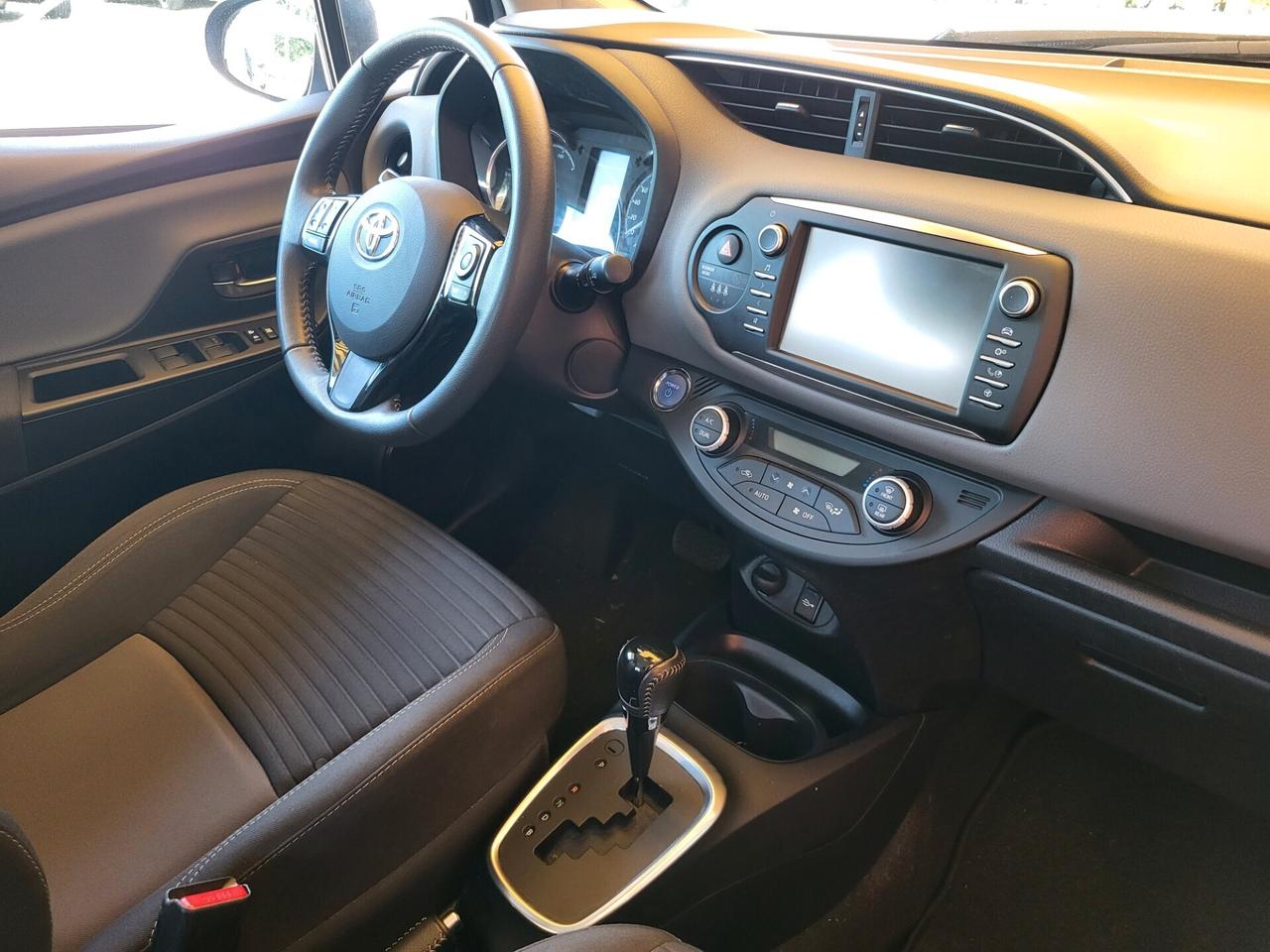 Toyota Yaris 1.5 hybrid full optional unicaproprietaria