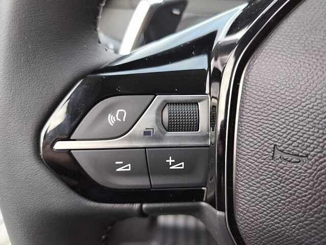 Peugeot 208 Hybrid 110 e-DCS6 Style KM Ø