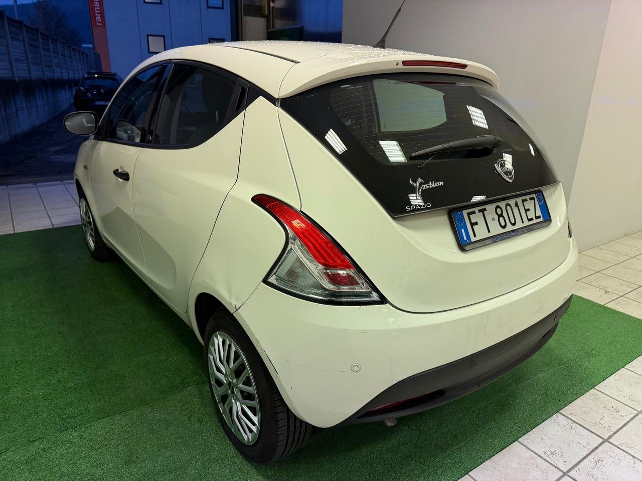 Lancia Ypsilon 1.2 69 CV 5 porte S&S Gold
