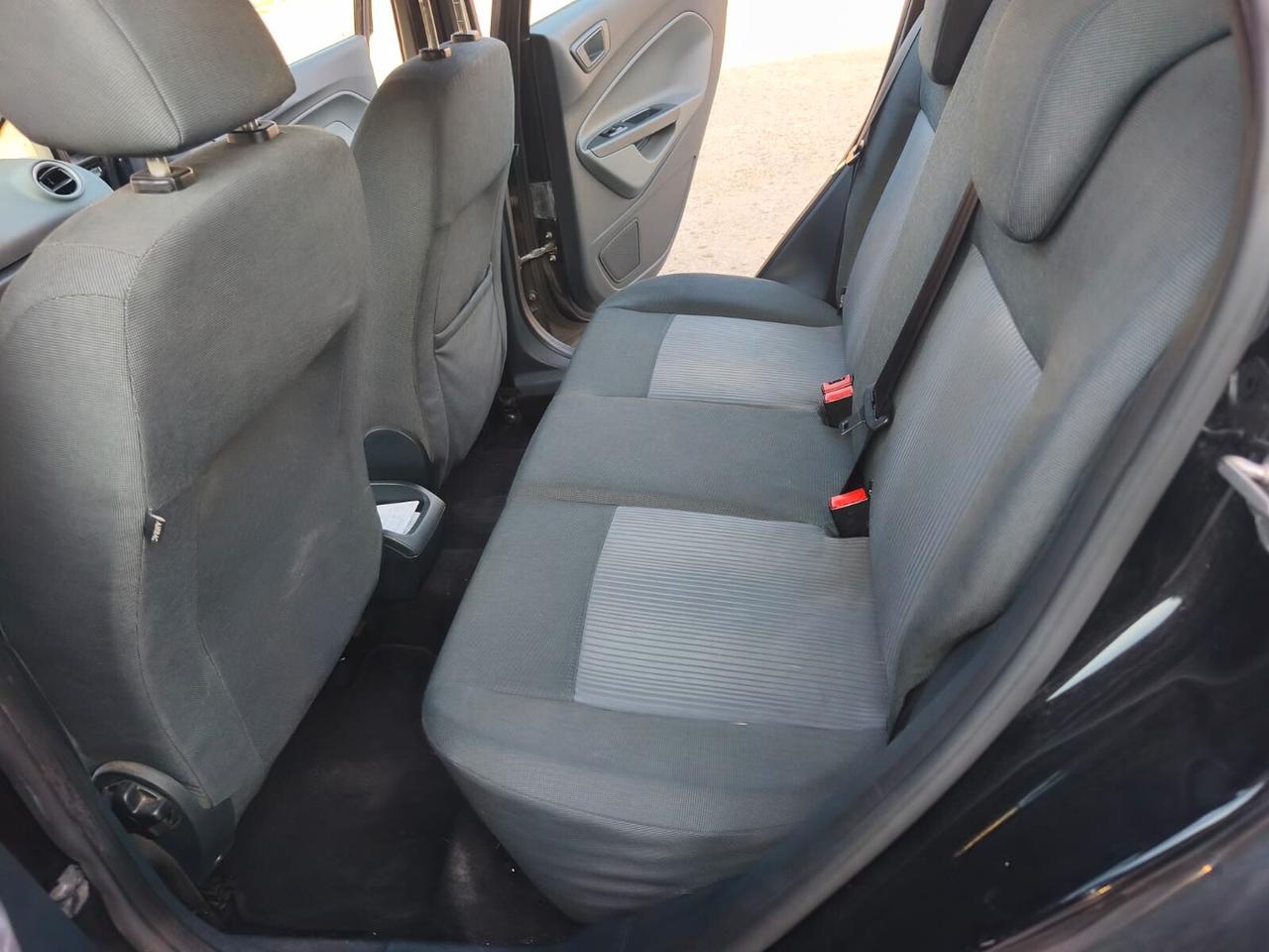 Ford Fiesta 2011----1.4 Diesel Neopatentati