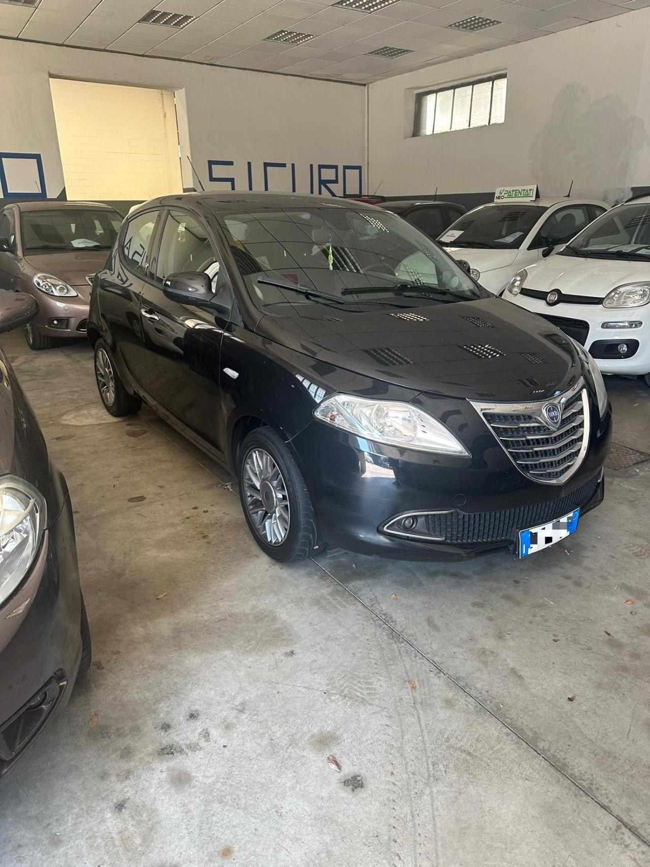 Lancia Ypsilon 1.2 benz ok neopatentati