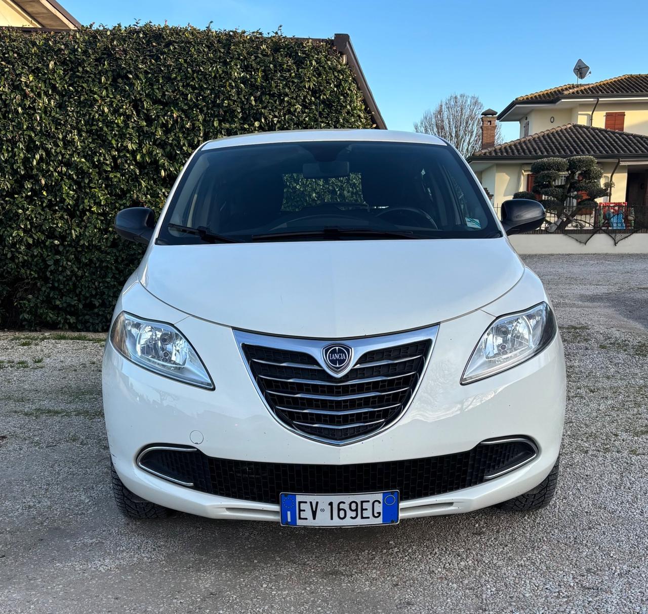 Lancia Ypsilon 0.9 TwinAir 85 CV 5 porte Metano Ecochic Gold