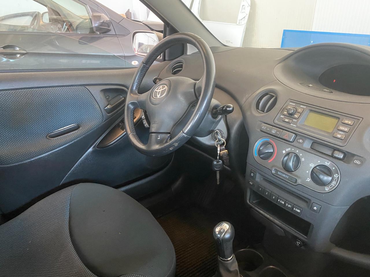 Toyota Yaris 1.0 5 porte Sol