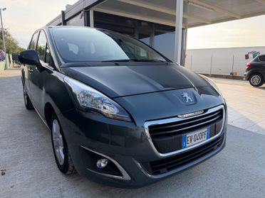 Peugeot 5008 1.6 HDi 115CV 7 POSTI