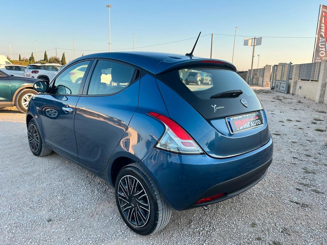 Lancia Ypsilon 1.0 FireFly 5 porte S&S Hybrid UnYca