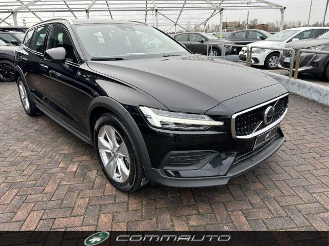 VOLVO V60 Cross Country B4 (d) AWD automatico Core