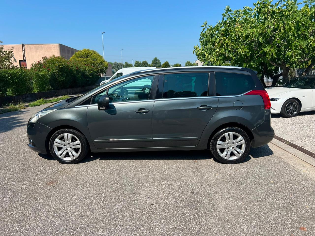 Peugeot 5008 1.6 DIESEL 7 POSTI