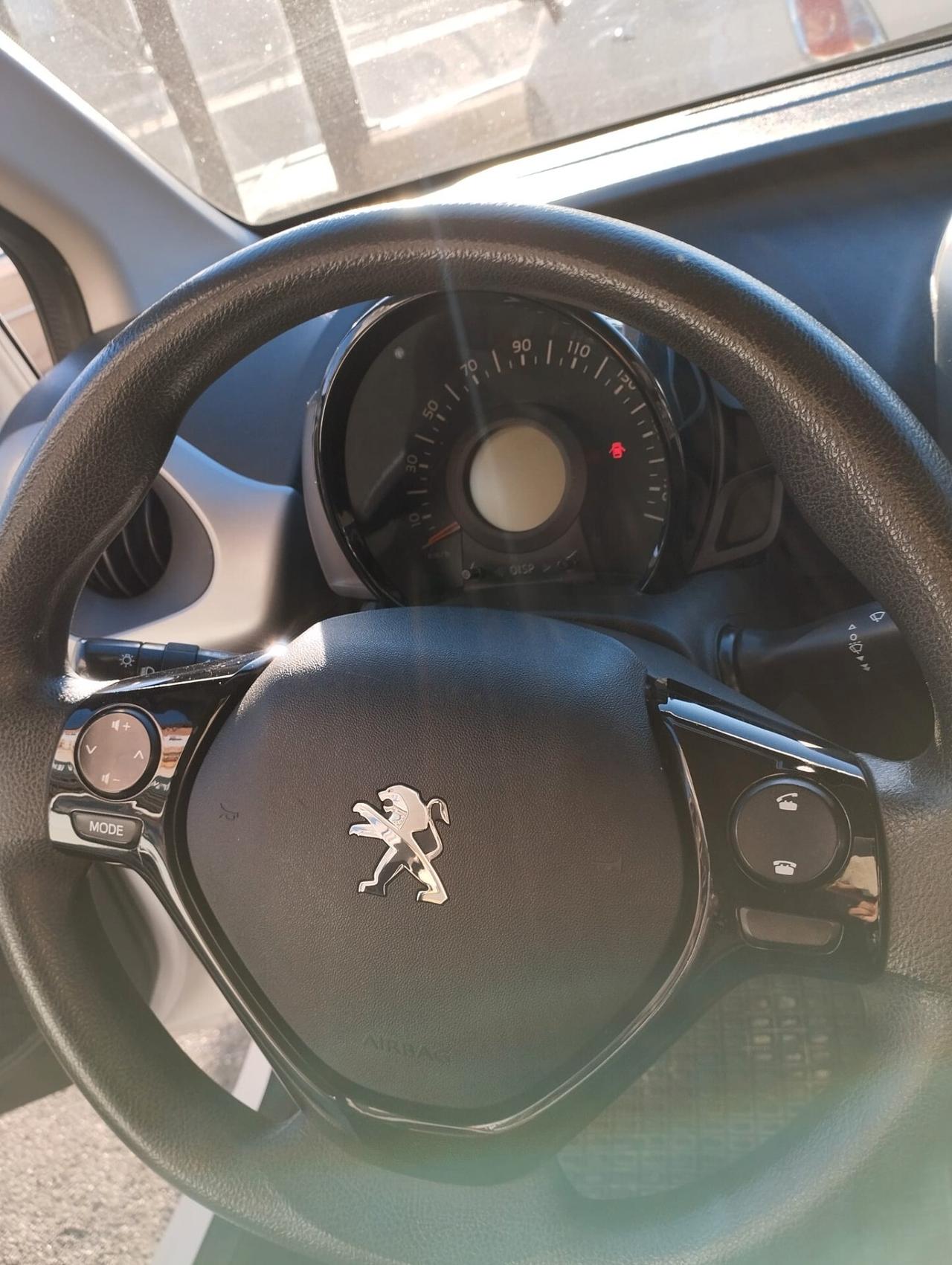 Peugeot 108 VTi 68 5 porte Allure TOP!